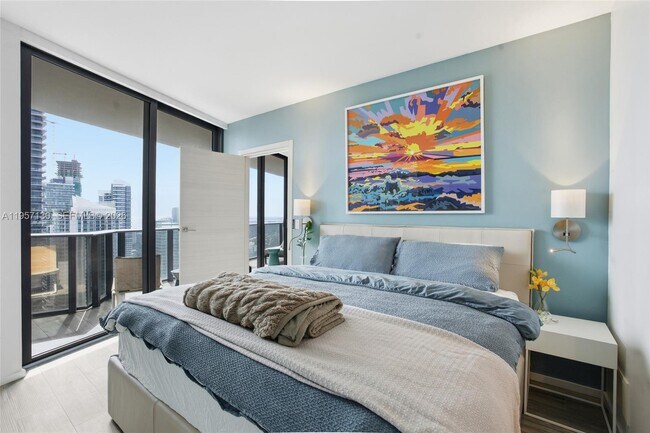 Building Photo - 801 S Miami Ave