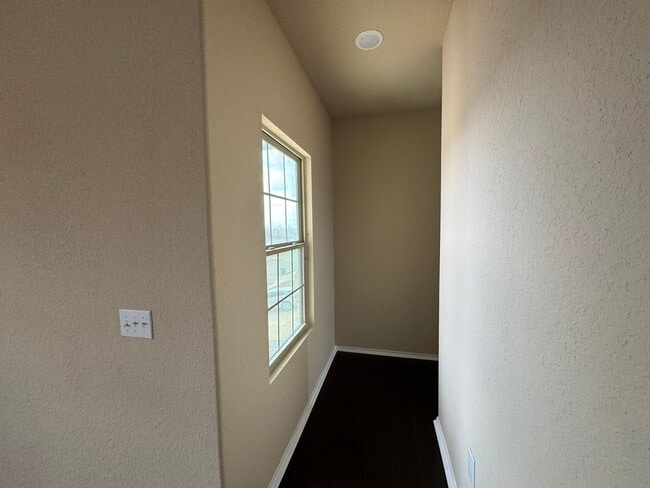 Building Photo - Move-In Special! Spacious 3BR Home with Large Private Yard in Mission Del Lago