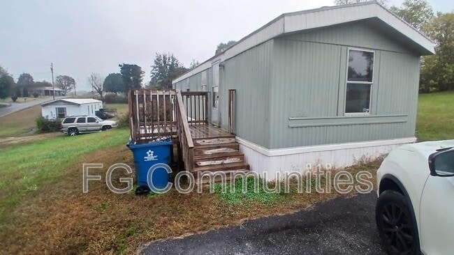 Building Photo - 2155 White Pine M H P Rd