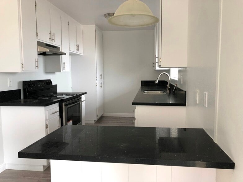 Building Photo - 2508 Highland Ave