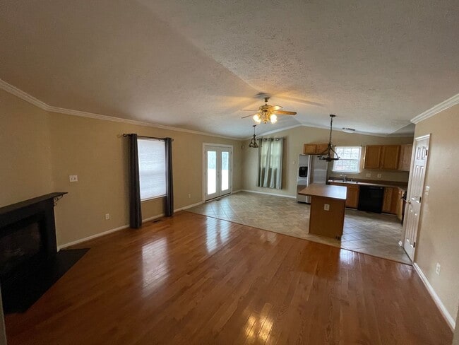 Building Photo - Coming soon! Cozy 3 Bedroom Near the Water!