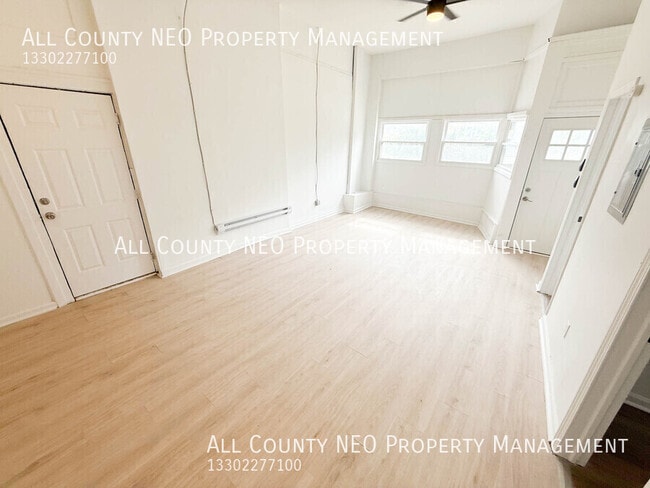 Building Photo - 2649 E 110th St