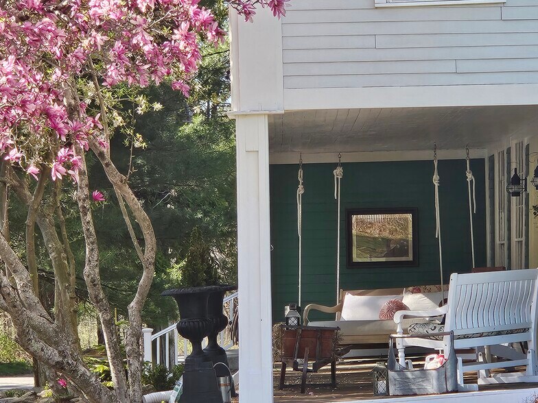 Building Photo - 4 Perrin Rd