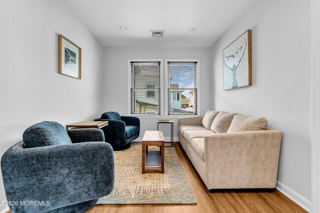 Building Photo - 27 Arnold Ave