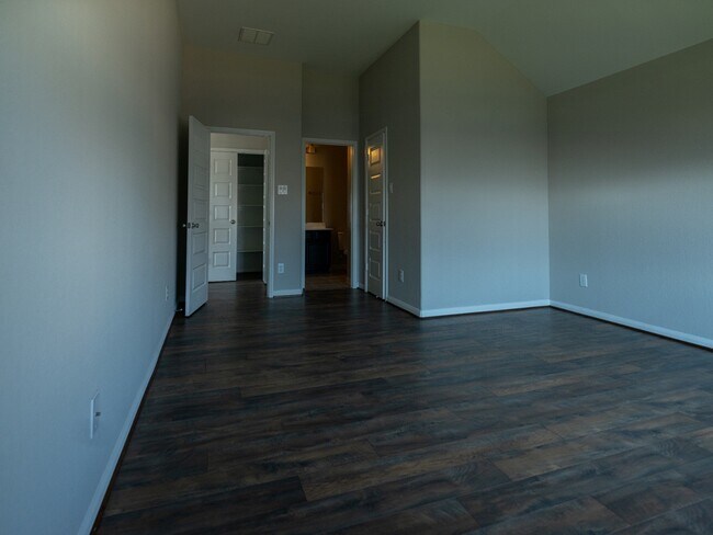 Building Photo - 2927 Overbrook Meadow Ln