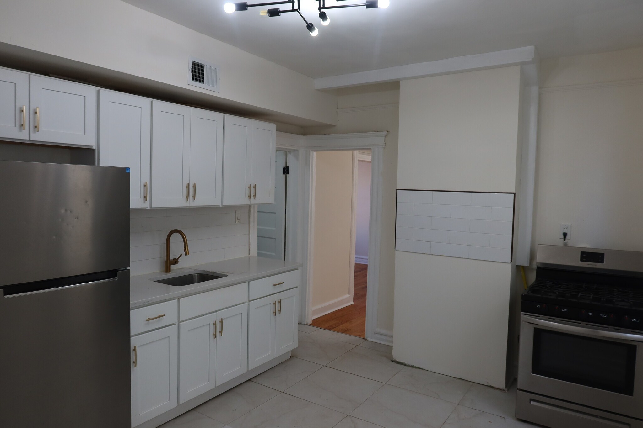 Building Photo - 26 Linden Ave