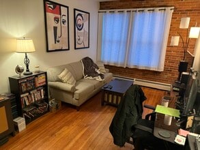 Building Photo - 105 Main St