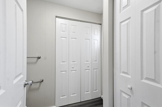 Building Photo - 18 Fountain Ln