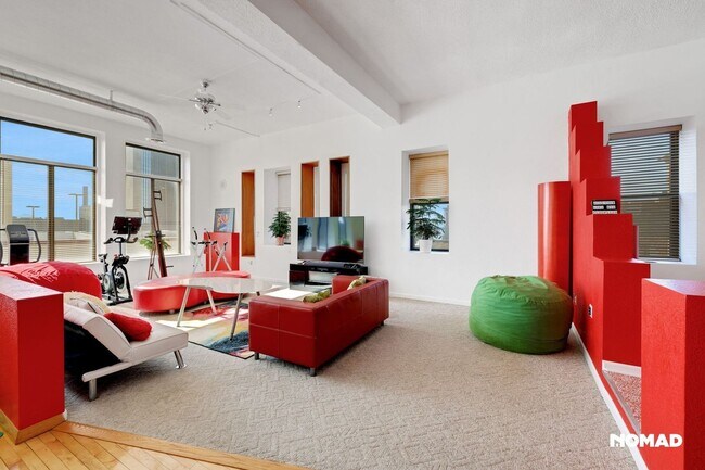 Building Photo - 335 N Superior St