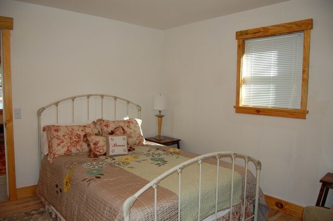 Building Photo - 3819 Vaucluse Rd