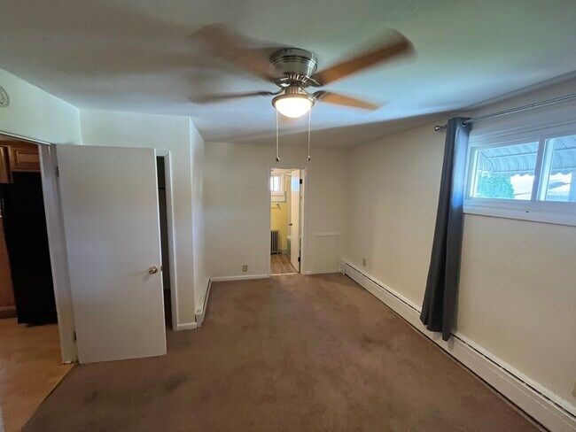 Building Photo - 420 Porter St