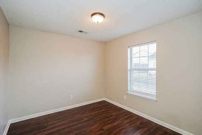 Building Photo - 306 Hank Aaron Cove