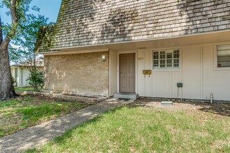 Building Photo - 3611 Stables Ln