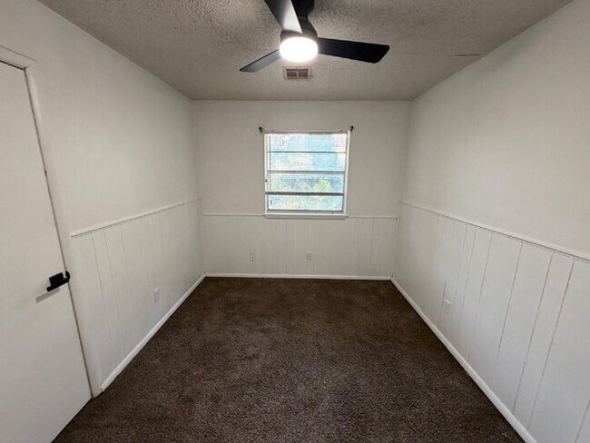 Building Photo - 3 Bed 2 Bath in Midwest City
