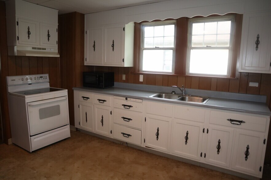 Building Photo - 322 Pike Run Dr