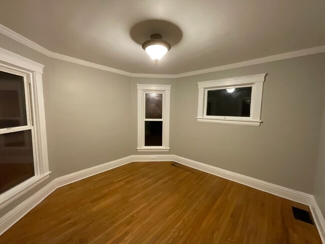 Building Photo - 326 11th St