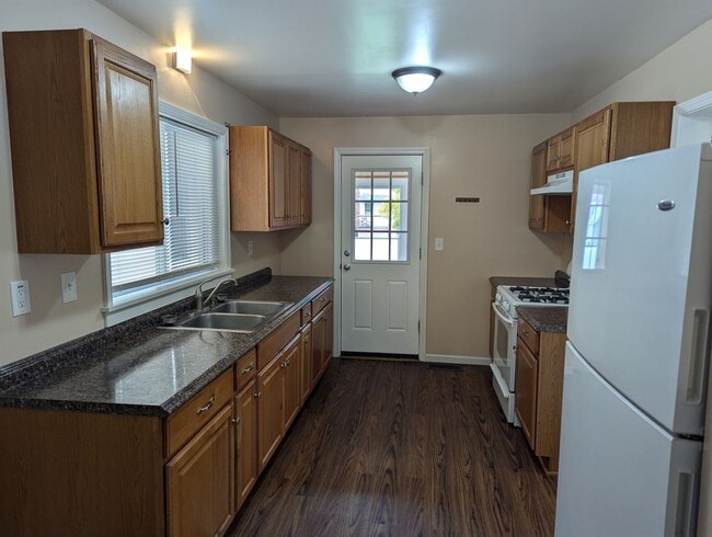Building Photo - Three Bedroom, Single Family Home with Lot...