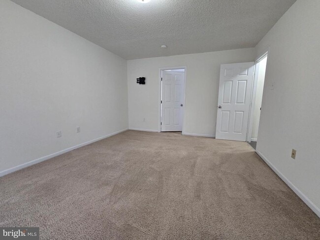 Building Photo - 23 Lordship Ln