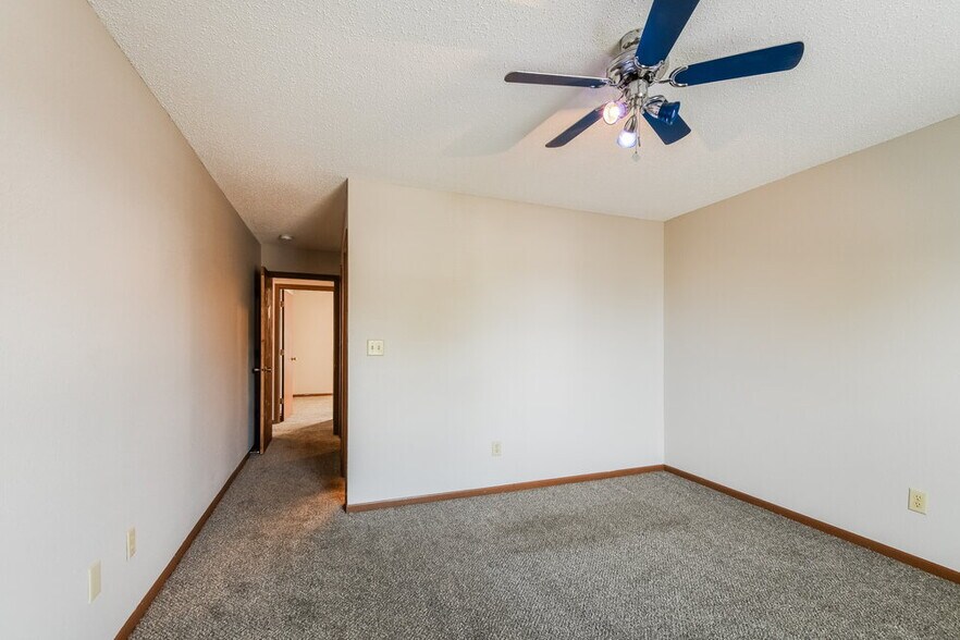 Building Photo - 1247 Country Ridge Ln
