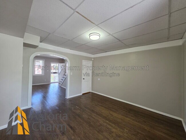Building Photo - 1418 N Dukeland St