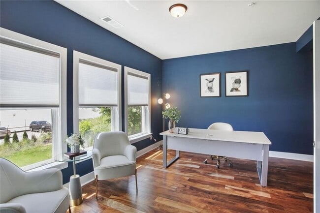 Building Photo - 692 Drewry St NE