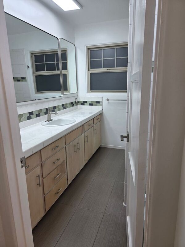 Building Photo - 1616 S Tremont St