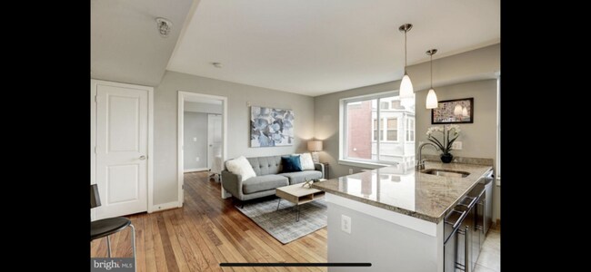 Building Photo - 420 16th St SE