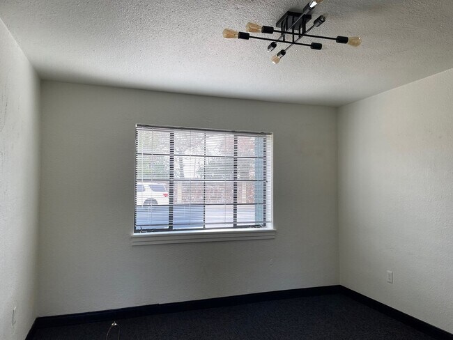 Interior Photo - 2410 Central Ave