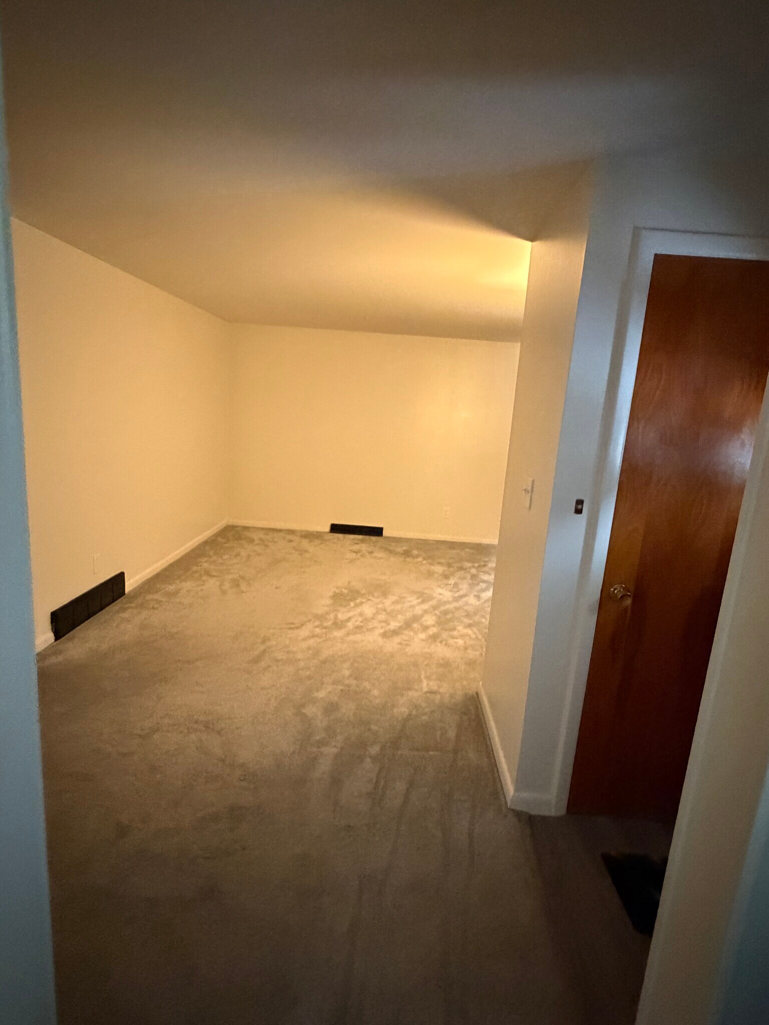 Building Photo - 152 Clover Ridge Dr