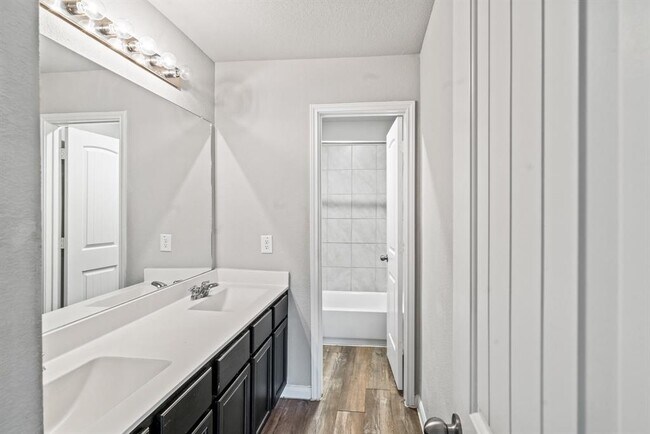 Building Photo - 208 Shelby Meadow Dr