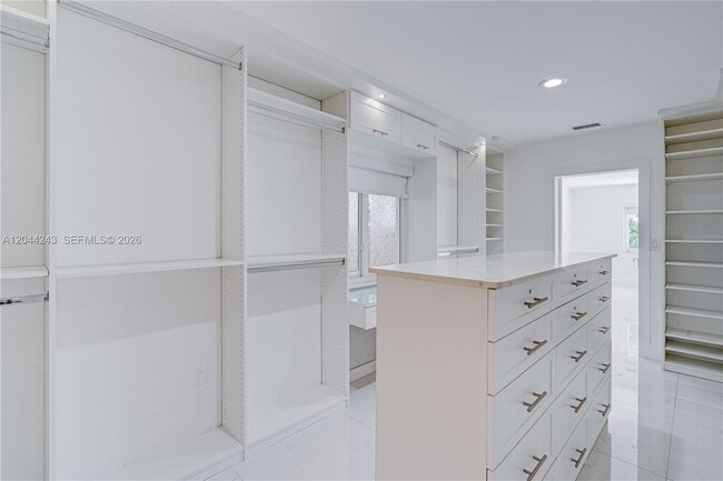 Building Photo - 773 Woodcrest Rd