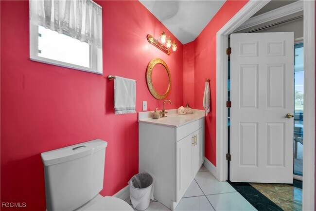 Building Photo - 1811 NE 5th Terrace