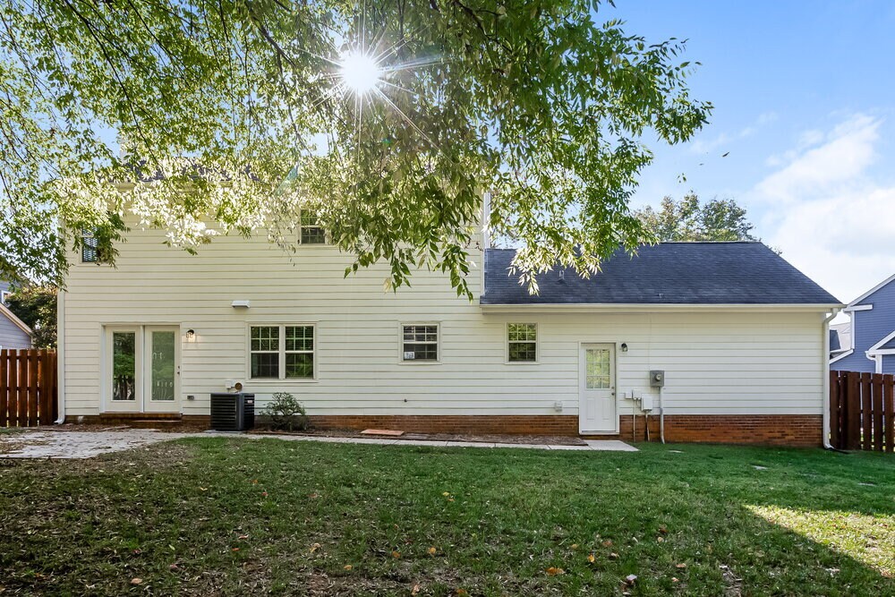 Building Photo - 1833 Middlebury Ct