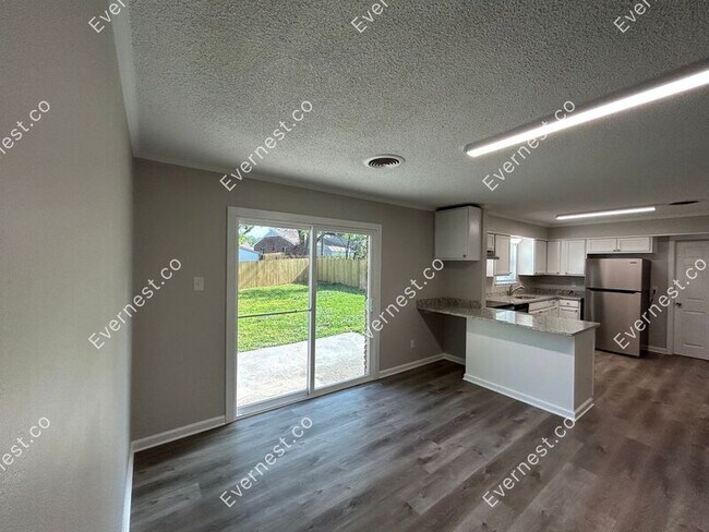 Building Photo - 1480 Moss Point Dr