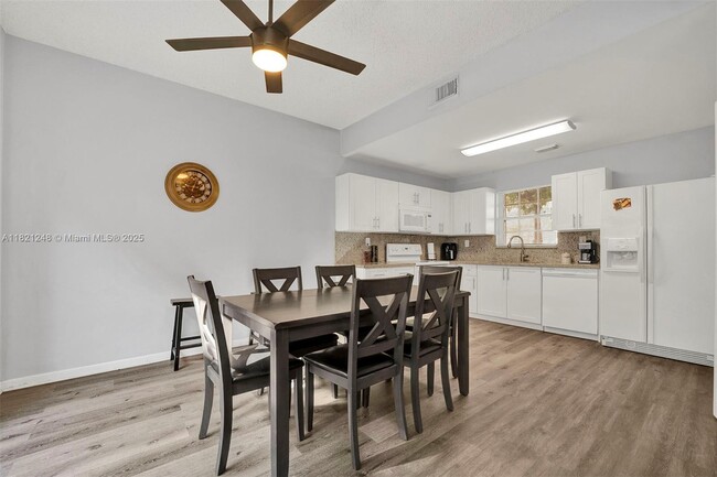 Building Photo - 11473 SW 148th Pl