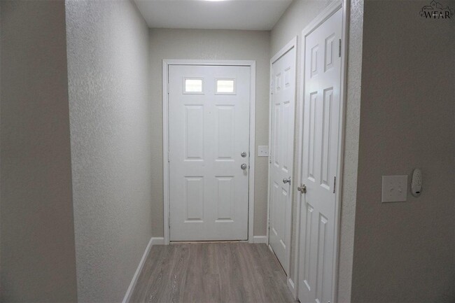 Building Photo - 1112 Lisa Ln