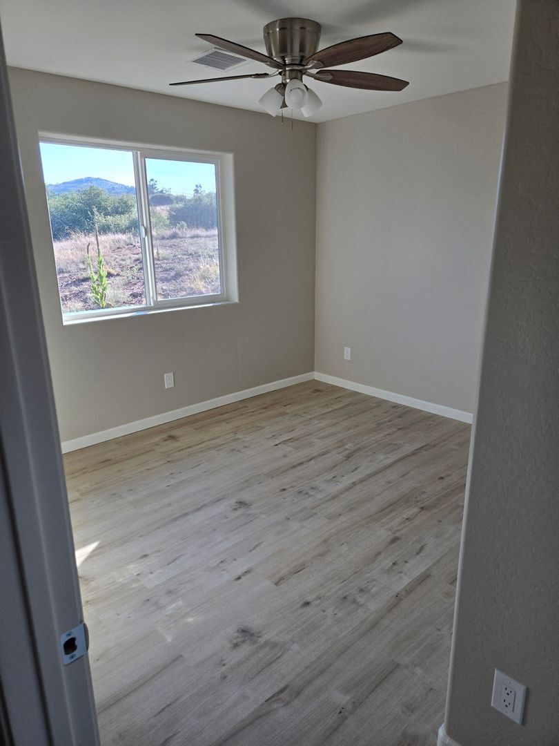 Building Photo - 1812 N Rose Quartz Dr