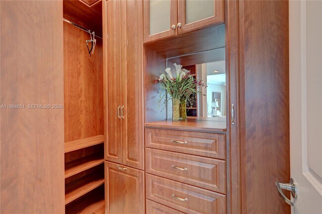 Building Photo - 3101 S Ocean Dr