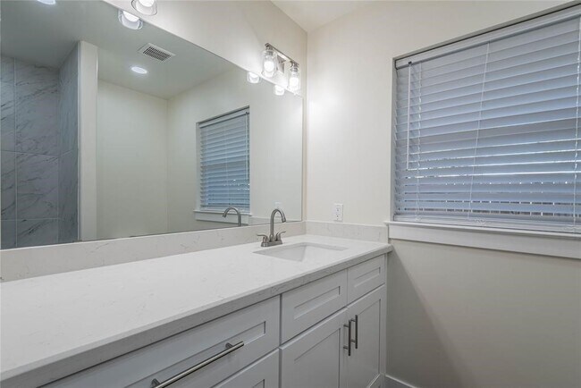 Building Photo - 6003 De Moss Dr