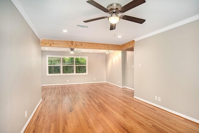 Building Photo - 4602 Kinglet St