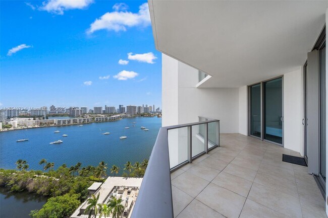 Building Photo - 17301 Biscayne Blvd