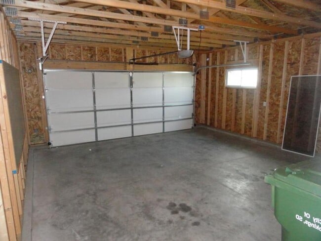 Building Photo - 1327 17th Ave S