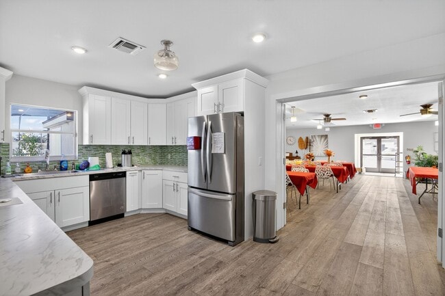 Building Photo - 1208 Lee St