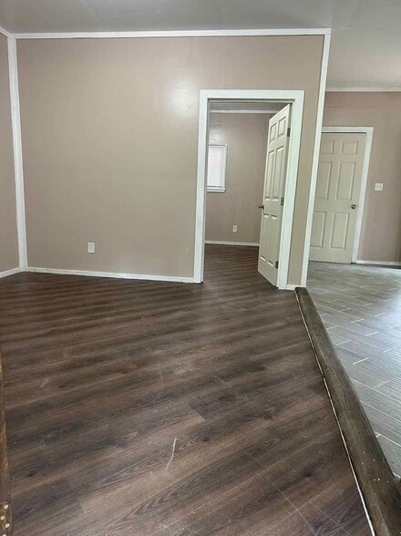 Building Photo - 243 Lure Ln