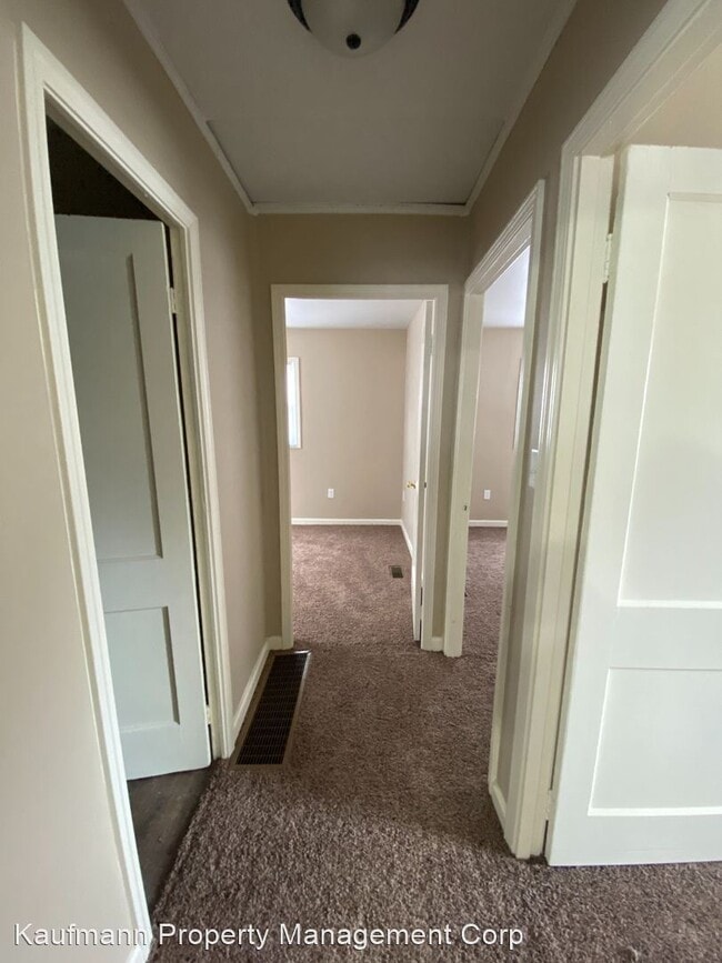 Building Photo - 3 br, 1 bath House - 4805 Spatz Ave