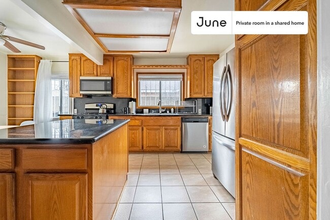 Building Photo - Room in Shared 4 bed/2 bath home