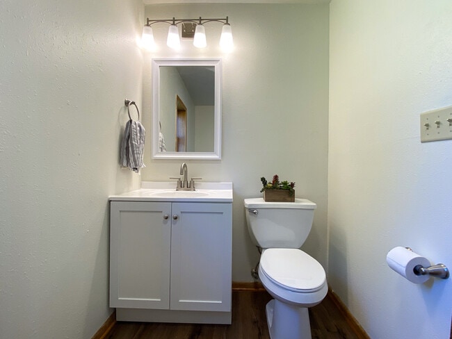 Building Photo - 1020 2nd Ave N