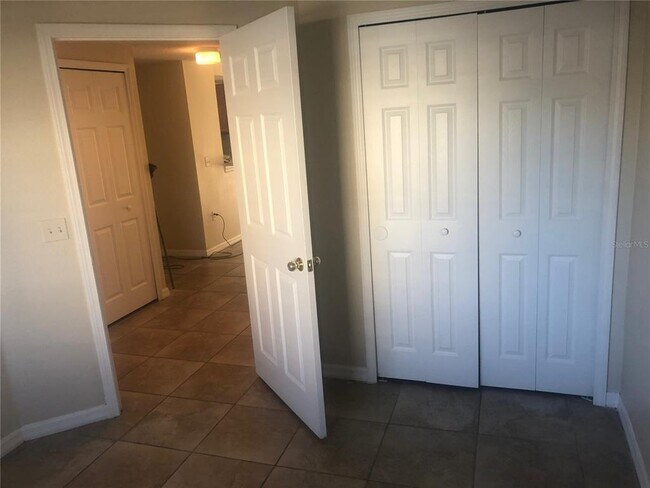 Building Photo - 9619 Lakedale Way