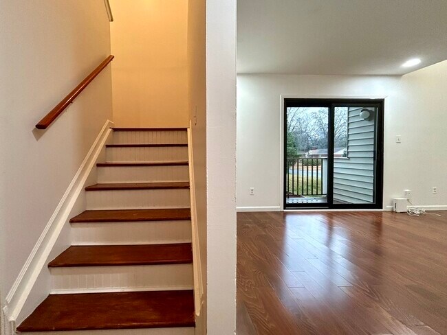 Building Photo - 1625 Merry Oaks Rd