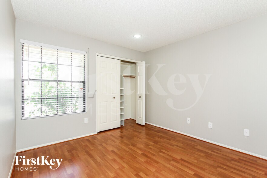 Building Photo - 4323 E Beck Ln